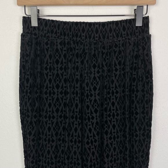 French Connection | Black Velvet Geometric Monochrome Print Pull On Jogger Pants - Picture 2 of 7